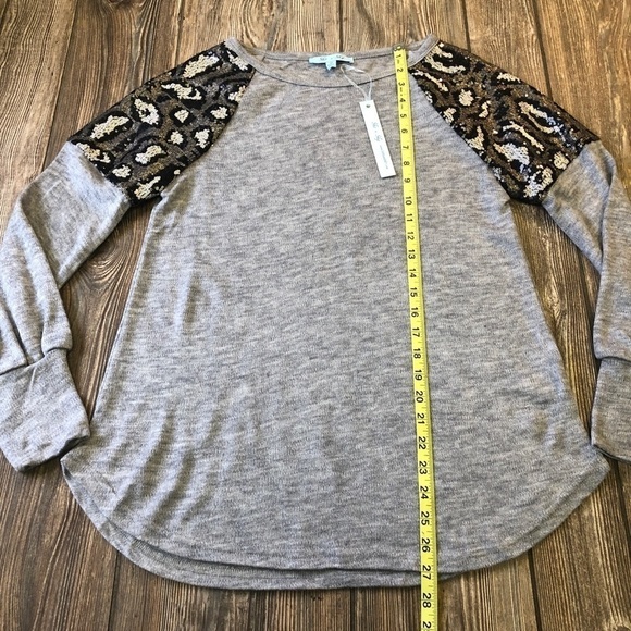Nwt She + Sky Leopard Sequin Gray Sweater Small - Picture 4 of 6
